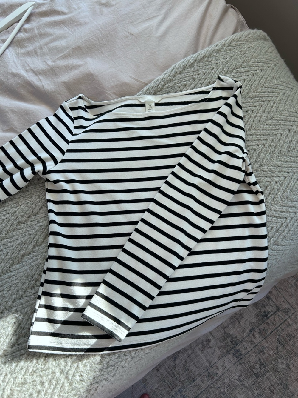 H&M Black and White Striped Long Sleeve Top